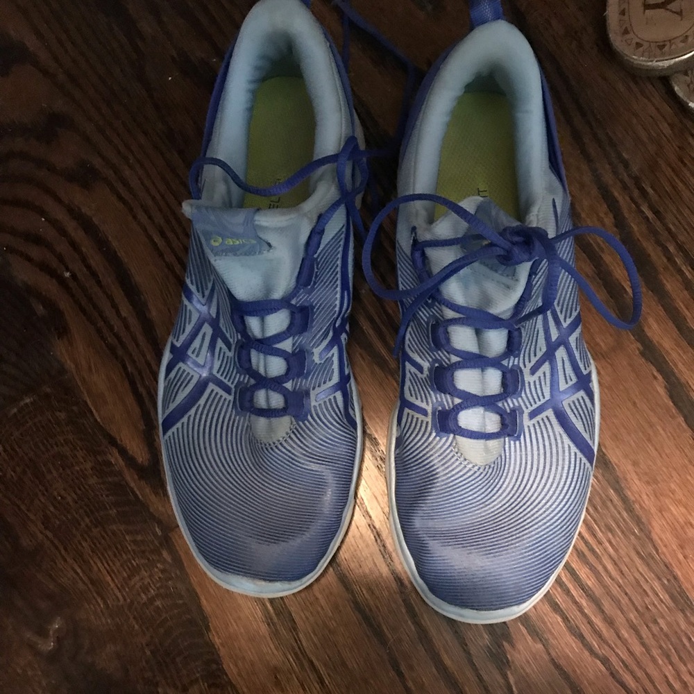 ASICS running shoes - Picture 2 of 4